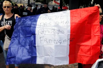 Posprejovaný de Gaulle a řada dalších soch. Rasové protesty se rozšířily i do Francie