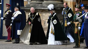 Královská rodina při skotských oslavách