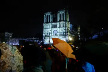 Katedrála Notre-Dame v Paříži se slavnostně znovu otevřela