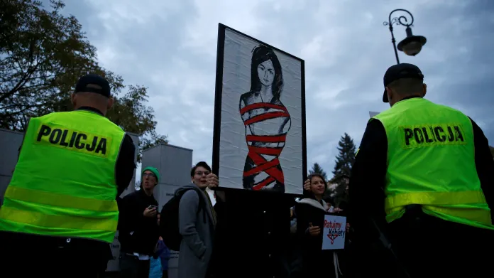 Demonstrace proti zákazu potratů v Polsku