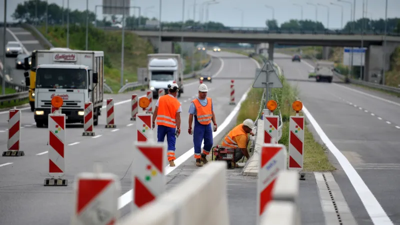 "Hradubická" silnice I/37