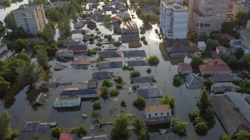 Zaplavené město Cherson po protržení přehrady Nová Kachovka způsobené ruským útokem