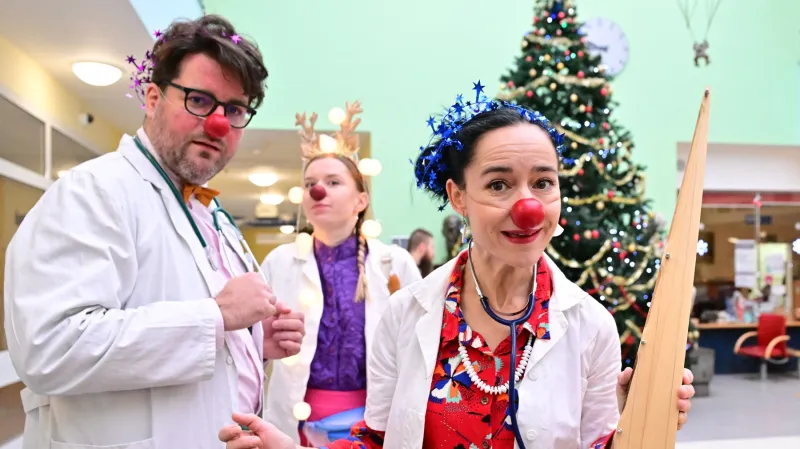 Zdravotní klauni v brněnské Dětské nemocnici rozveselili děti