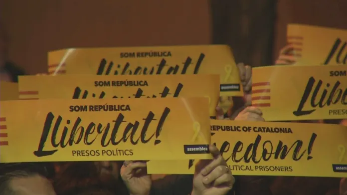 Katalánci demonstrovali za propuštění vězněných politiků