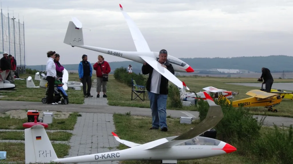 Z modelářské soutěže v Hlubokých Mašůvkách