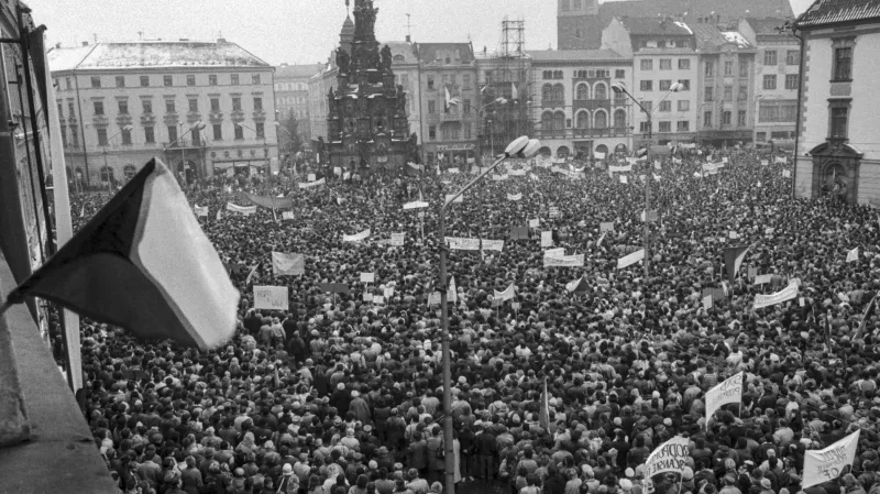 Sametová revoluce očima fotografů