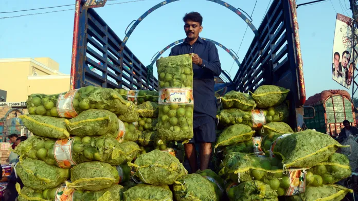 Trh s bergamotem v Pákistánu