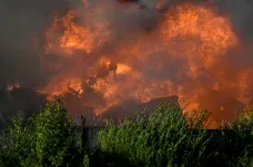 Požár v České Lípě dostali hasiči pod kontrolu, stále platí doporučení nevětrat