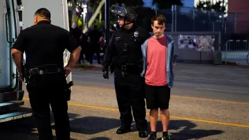 Pokračující protesty proti imigračním kontrolám v Los Angeles