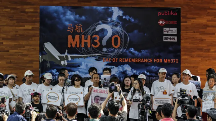 Příbuzní pasažérů si v Kuala Lumpuru připomněli rok od zmizení letu MH370