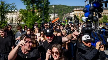 Průvod studentského festivalu Pražský majáles