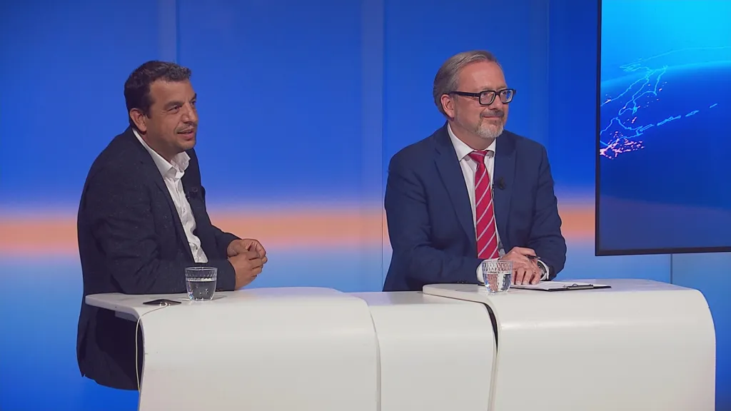 90' ČT24: Zpravodajská ČT24 vysílá už 20 let