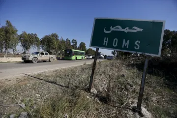 Sebevražedné útoky v Homsu vzaly život desítkám lidí