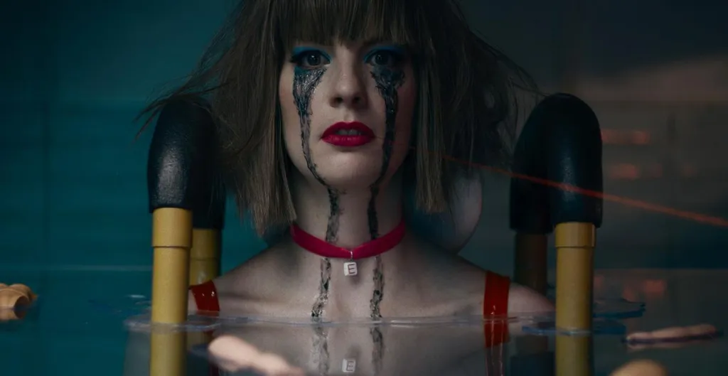 V kategorii krátký film nejvíce zaujala Darja Kaščejevová. Držitelka mimo jiné studentského Oscara pokračuje v surrealistickém počinu Electra v analýze rodinných traumat