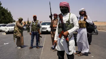 Ozbrojení beduínští bojovníci