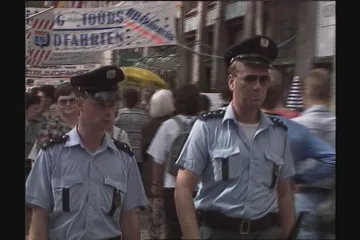 30 let zpět: Čištění centra Prahy od nežádoucích osob
