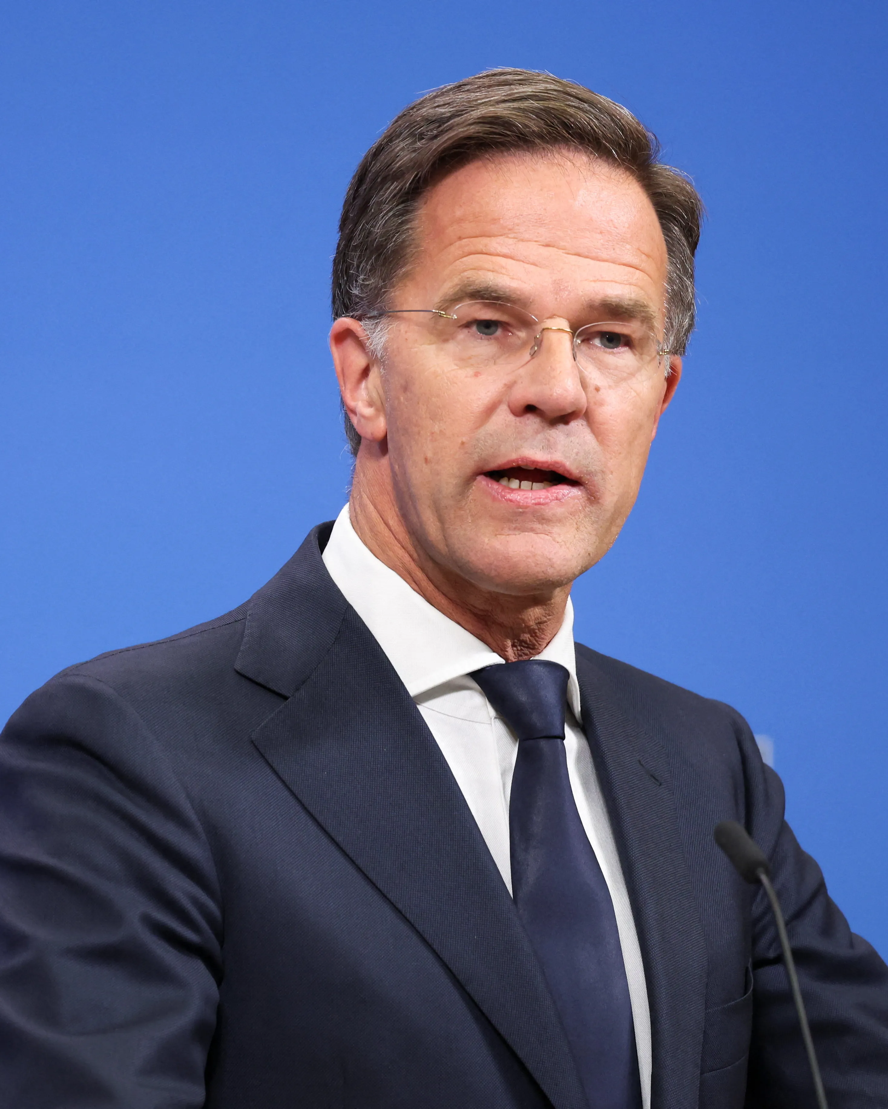 NATO předstihlo Rusko ve výrobě munice, řekl Rutte