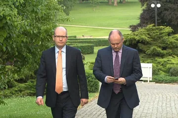 Konec Sobotky? Zatím jej Hašek nezlomil