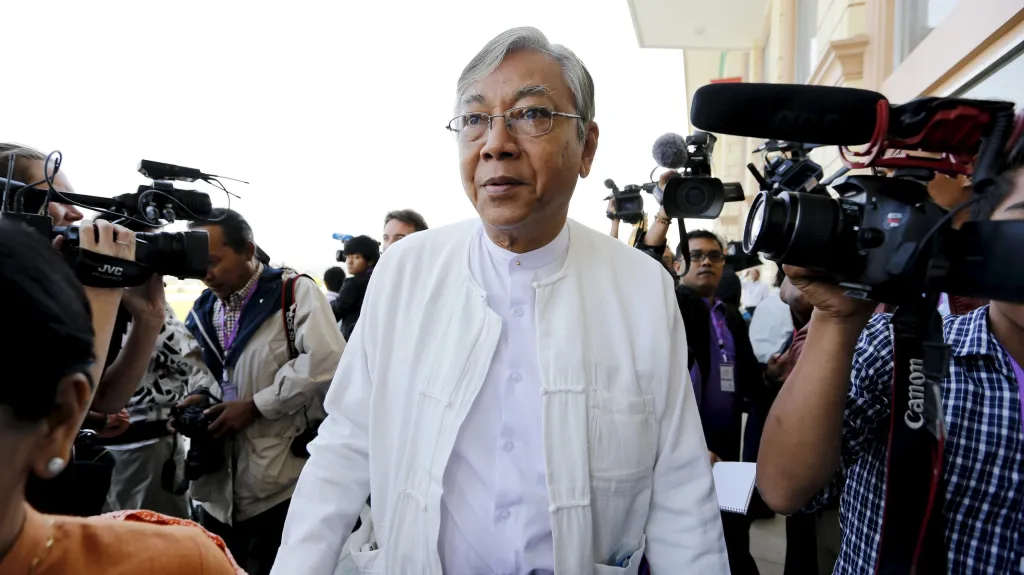 Tchin Ťjo, zřejmě budoucí prezident Barmy