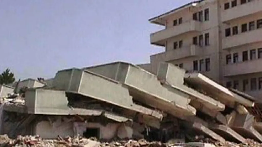 Zemětřesení v Izmitu