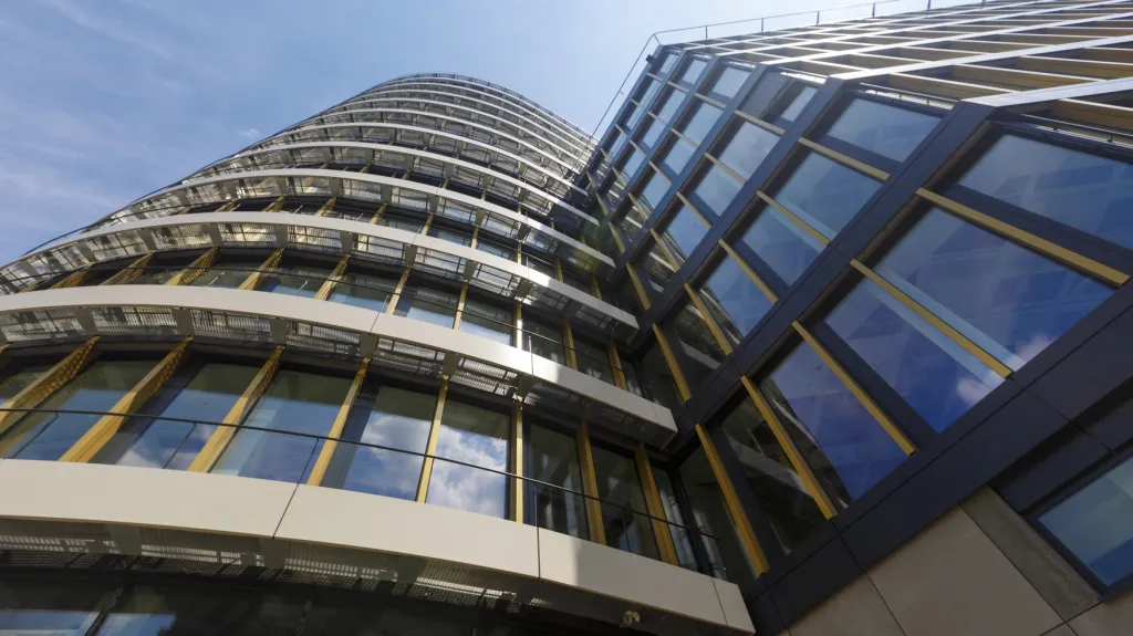 Tři miliardy korun stála pankrácká budova