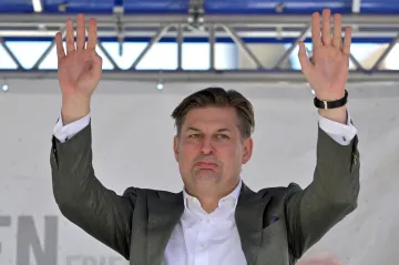 Německá prokuratura nechala prohledat kanceláře europoslance AfD Kraha kvůli čínské aféře