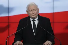 Polská vládnoucí strana ztrácí podporu, může za to spor o potraty i opatření proti epidemii