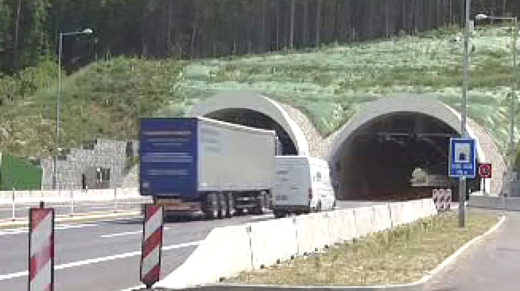 Dálniční tunel Valík