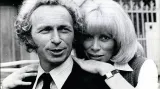 Mireille Darcová s Pierrem Richardem ve filmu Návrat velkého blondýna (1974)