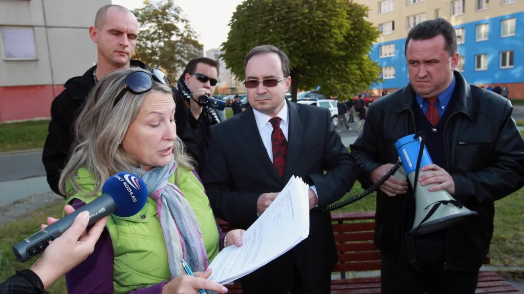 Zástupkyně města rozpouští nepovolené shromáždění DSSS