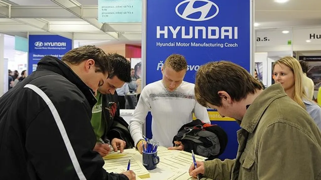 Zaměstnanci automobilky Hyundai