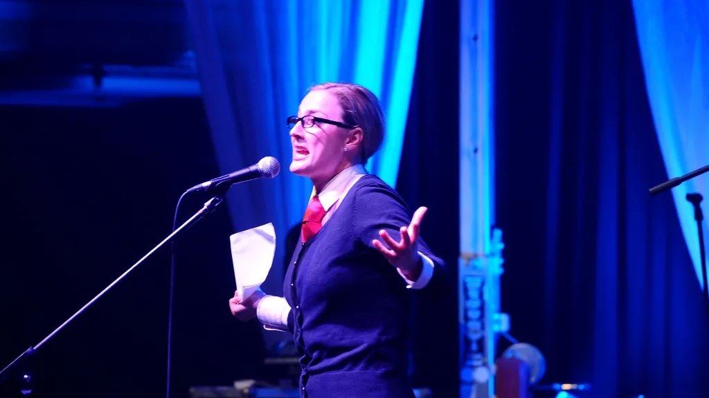 Blonďatá bestie / Bára Poláková