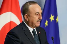 Turecký ministr chce v EU odvrátit hrozbu sankcí za průzkum plynu ve Středomoří. Unie žádá činy