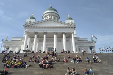 Nejšťastnější zemí světa je podle OSN znovu Finsko, Česko si polepšilo a je osmnácté