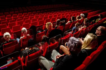 Velký návrat kin, nebo útěk diváků a krach? Koronavirus zrychlil proměnu filmového světa