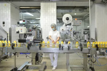 Pokles ekonomiky zasáhl v prvním čtvrtletí hlavně firmy. Rekordně klesla míra jejich investic