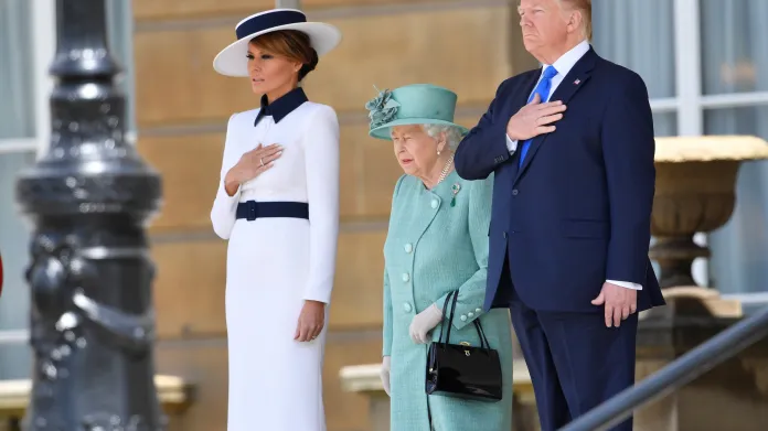 Uvítání Trumpových v Buckinghamském paláci
