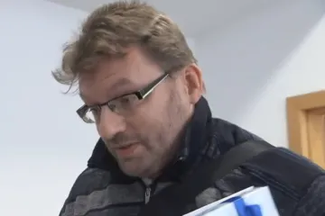 Reportéři ČT rozplétali spor Volného s vedením SPD. Neodhadl své politické ambice, říká politolog