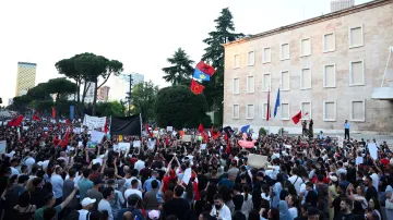 Albánské protesty proti výstavbě luxusního resortu Jareda Kushnera