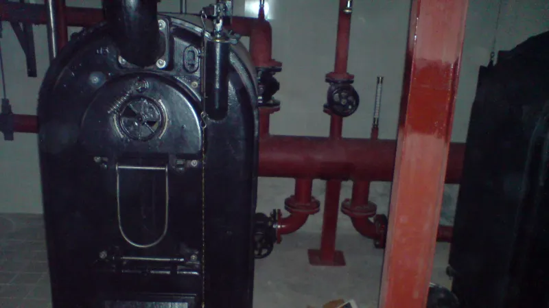 Historický kotel na koks ve vile Tugendhat