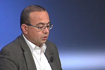 „Putin může dělat v podstatě cokoliv, co chce. Rusové mu to zbaští,“ míní expert Romancov