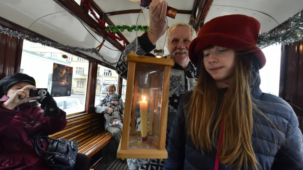 Betlémské světlo se šíří po celém Česku