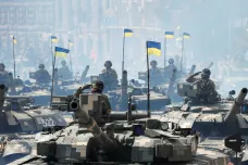 Kyjevem pochodovala armáda. Ukrajina si připomněla 30 let nezávislosti