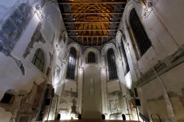 Kostely přebývají, místo církvi slouží kultuře. Jít do nich na zmrzlinu ale nestojí za hřích