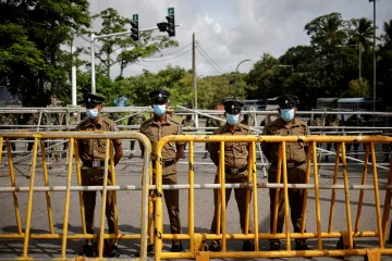 Srí Lanka hledá náhradu za uprchlého prezidenta. Za zákazu vycházení
