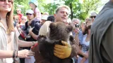 Na křest medvíďat se přišlo podívat 10 tisíc lidí