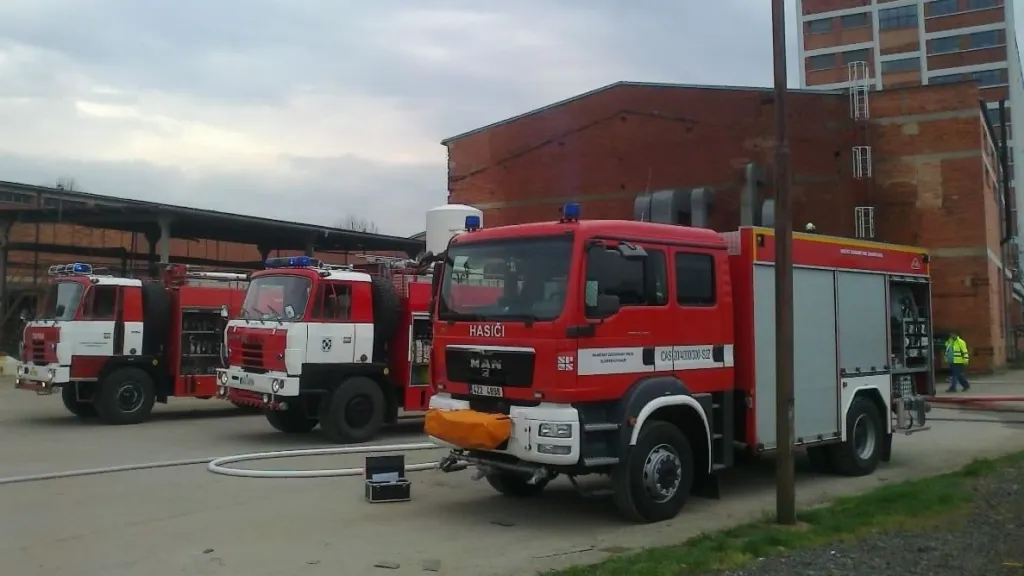 Hasiči likvidují chemickou havárii