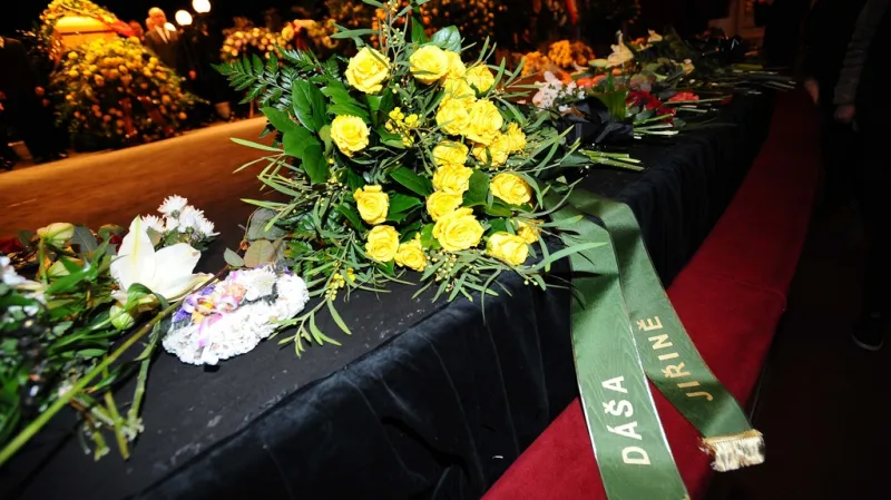 Rozloučení s Jiřinou Jiráskovou ve vinohradském divadle