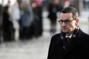 Z úcty k obětem holocaustu musíme povstat proti těm, kteří se dopouštějí genocidy, řekl Morawiecki