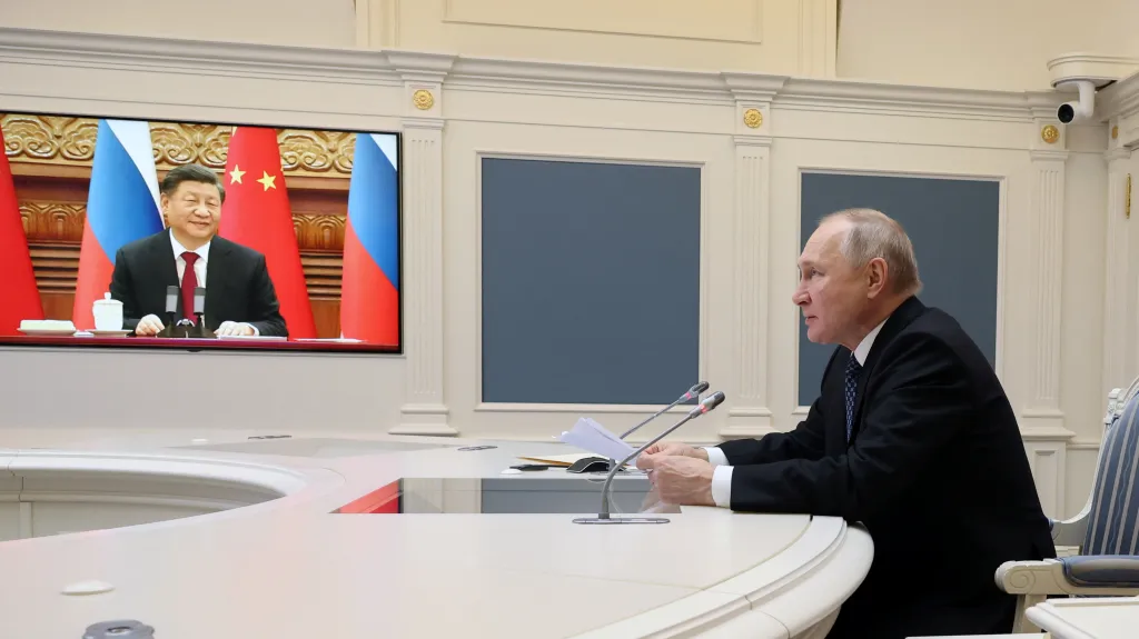 Vladimir Putin během videohovoru s čínským protějškem Si Ťin-pchingem